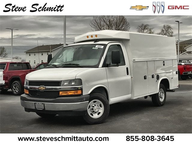 2024 Chevrolet Express Cutaway Base's photo