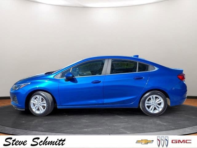 Used 2019 Chevrolet Cruze LT with VIN 1G1BE5SMXK7101671 for sale in Highland, IL