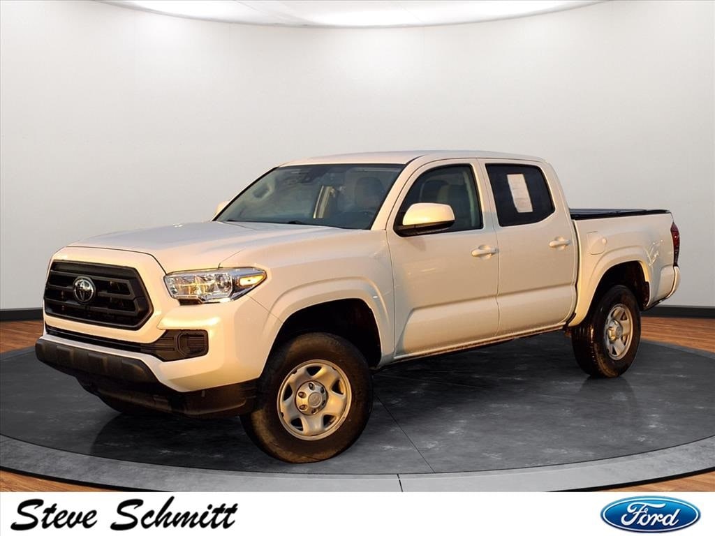 2022 Toyota Tacoma SR's photo