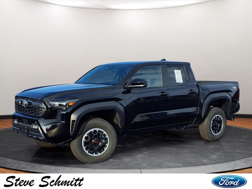 2024 Toyota Tacoma SR5's photo