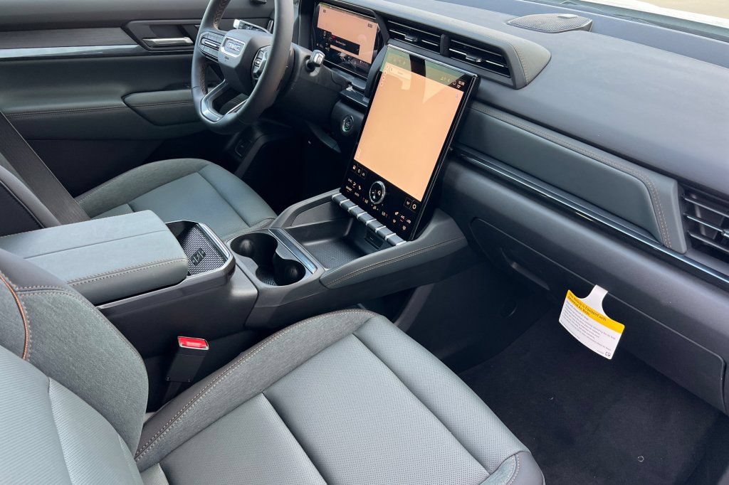 2026 GMC Terrain AT4 - Photo 13