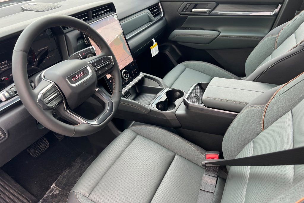 2026 GMC Terrain AT4 - Photo 7