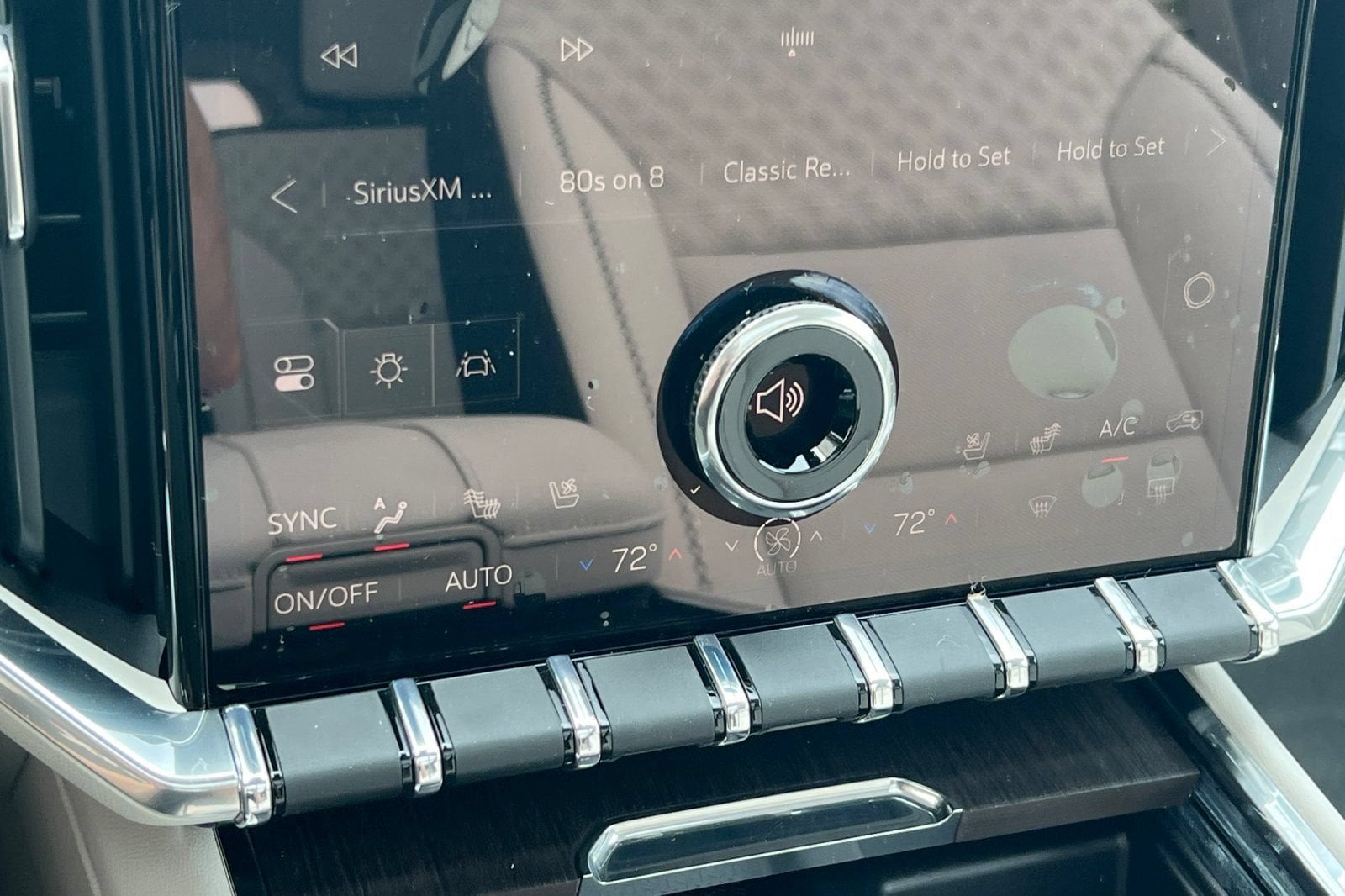 2026 GMC Acadia Denali - Photo 19