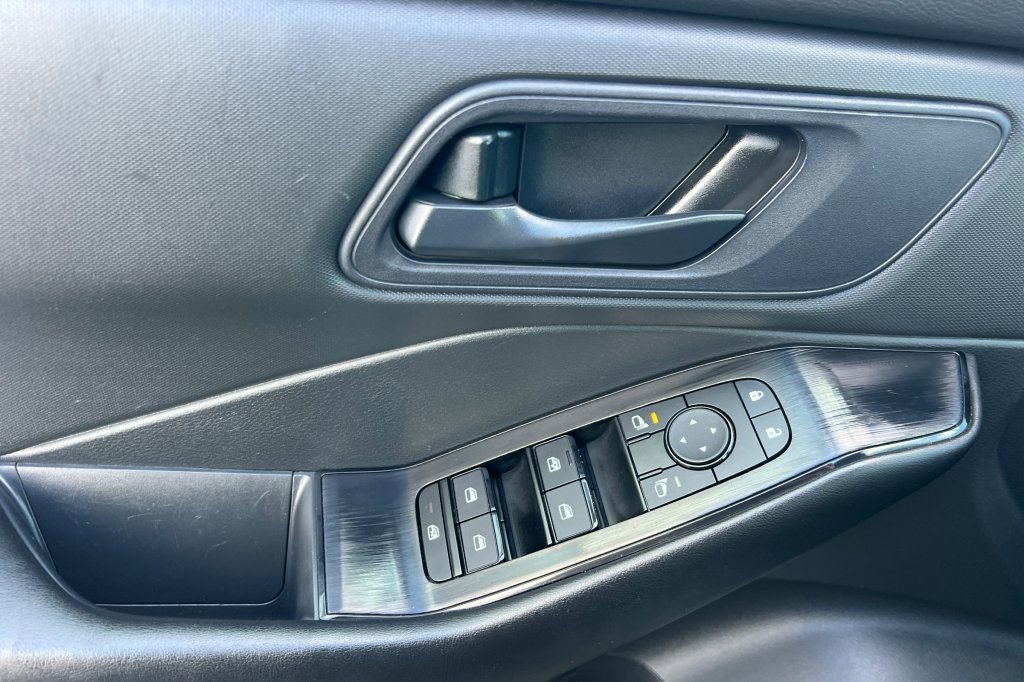 2024 Nissan Rogue S - Photo 8