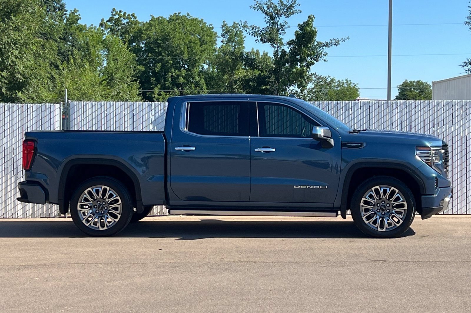 2025 GMC Sierra 1500 Denali Ultimate - Photo 3