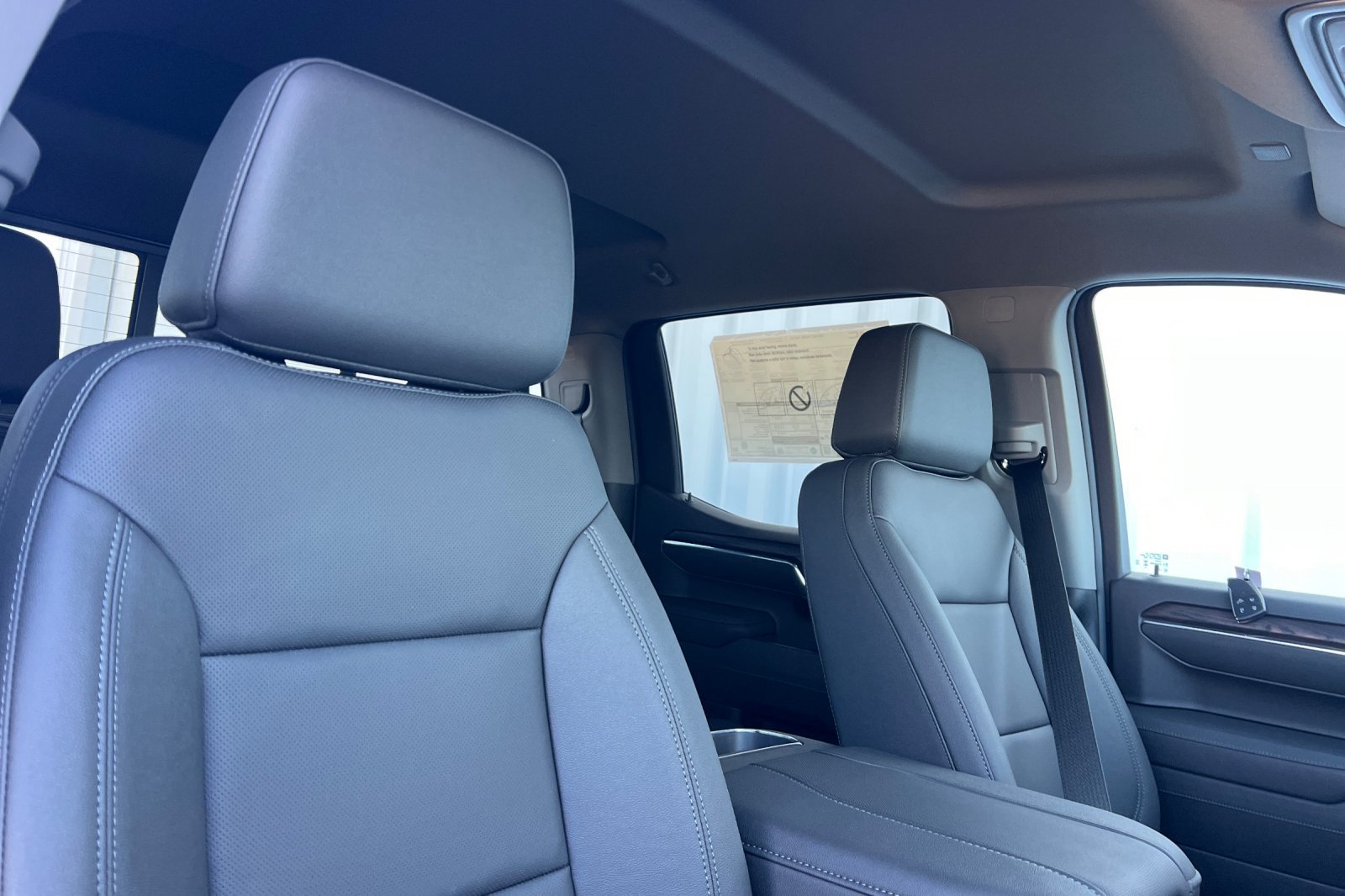 2026 GMC Sierra 1500 SLT - Photo 13
