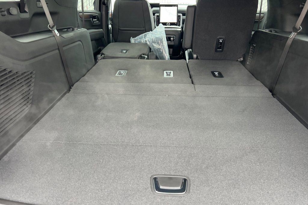 2026 GMC Yukon XL Denali - Photo 13