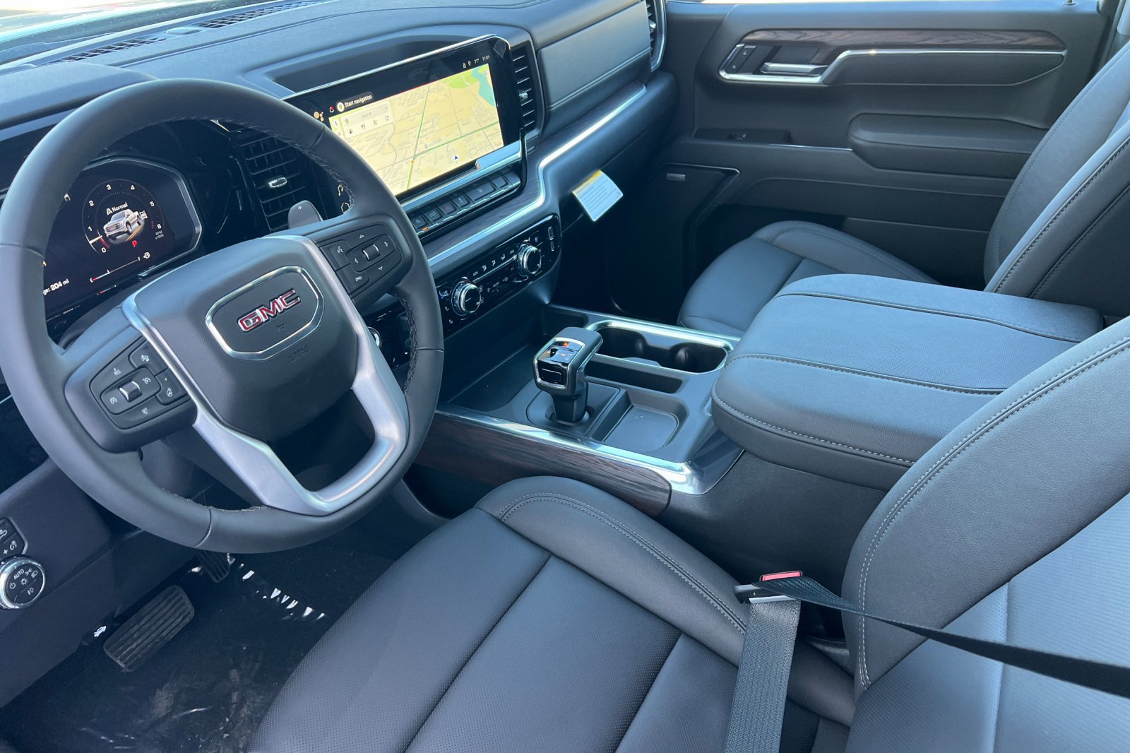 2026 GMC Sierra 1500 SLT - Photo 7