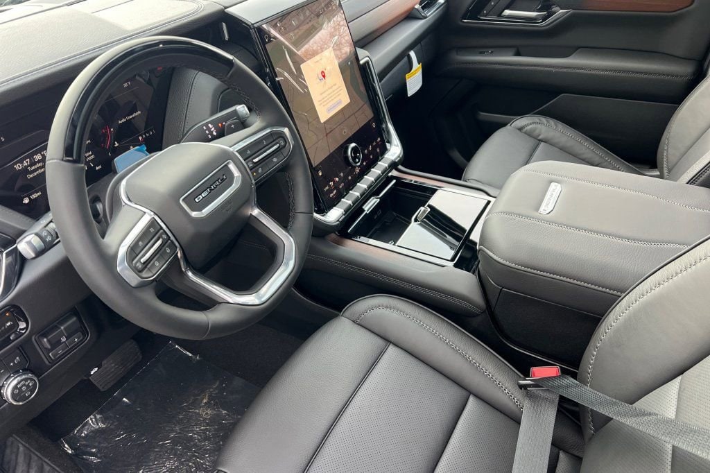 2026 GMC Yukon XL Denali - Photo 7