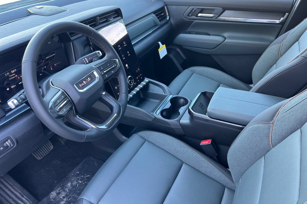 2026 GMC Terrain AT4 - Photo 7