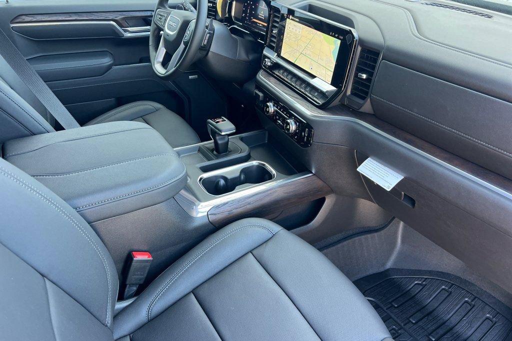 2026 GMC Sierra 1500 SLT - Photo 12