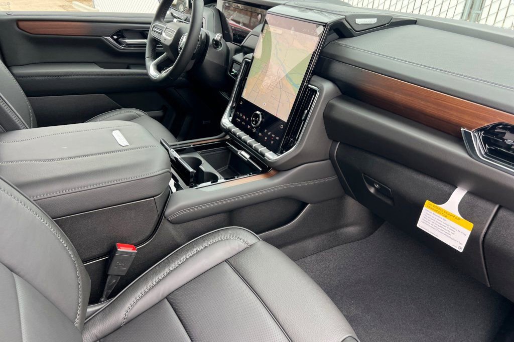 2026 GMC Yukon XL Denali - Photo 14