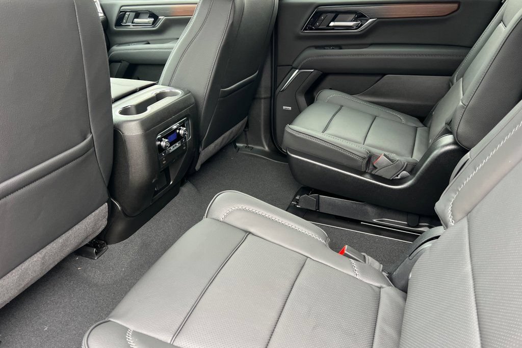 2026 GMC Yukon XL Denali - Photo 9