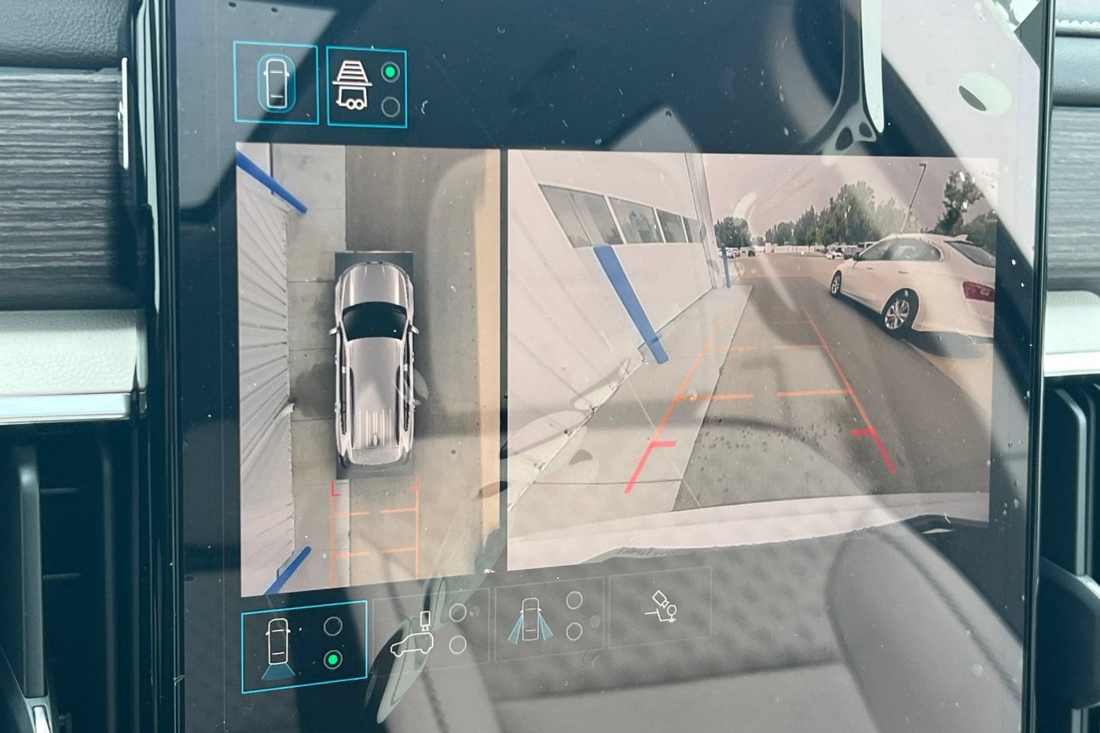 2026 GMC Acadia Denali - Photo 18