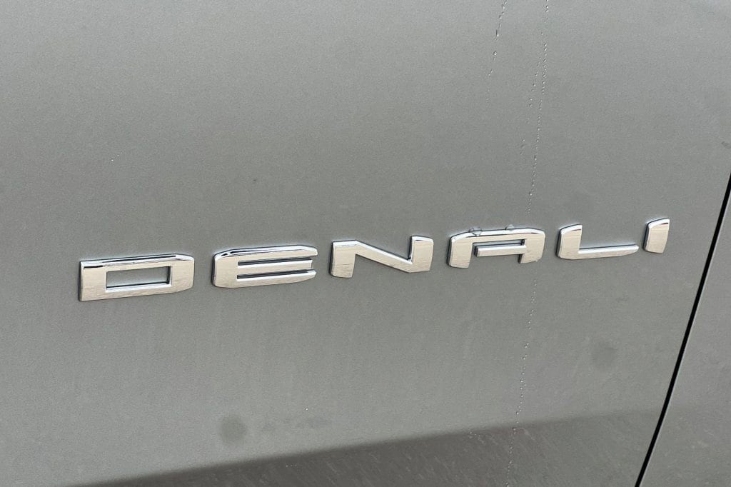 2026 GMC Yukon XL Denali - Photo 23