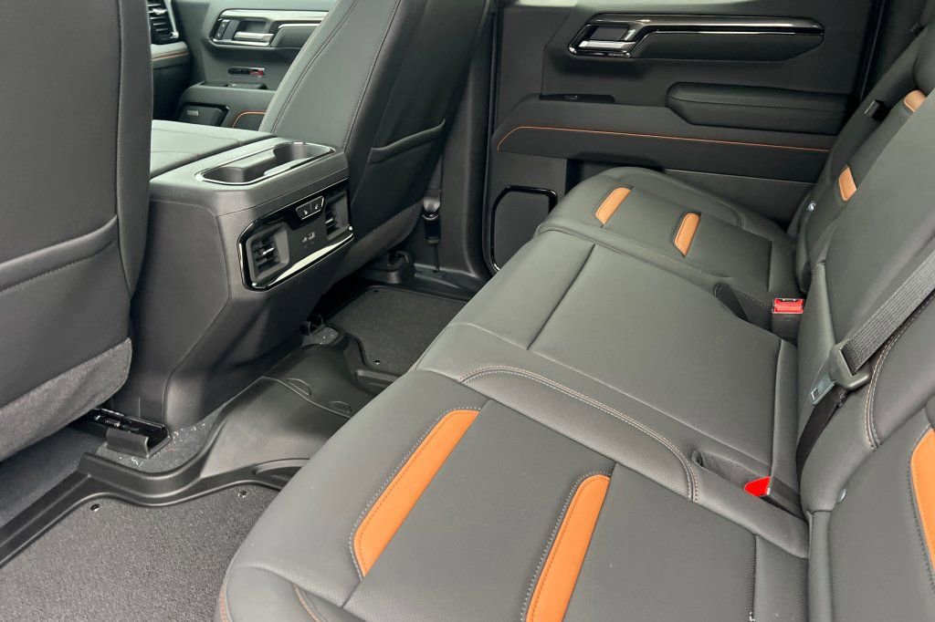 2026 GMC Sierra 1500 AT4 - Photo 9