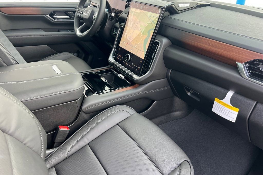 2026 GMC Yukon XL Denali - Photo 14