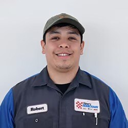 Staff member Robert Nungaray from ID_4078a9