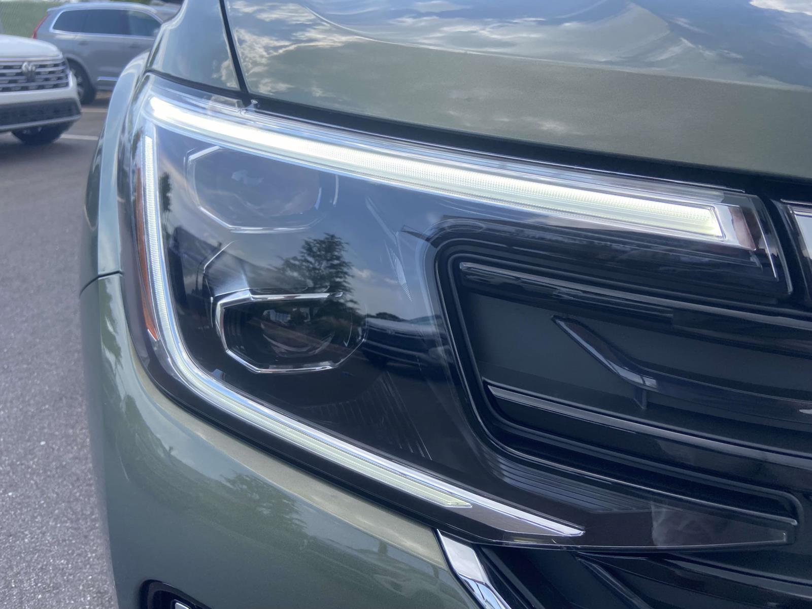 2026 Volkswagen Atlas Cross Sport SEL Premium R-Line photo 4