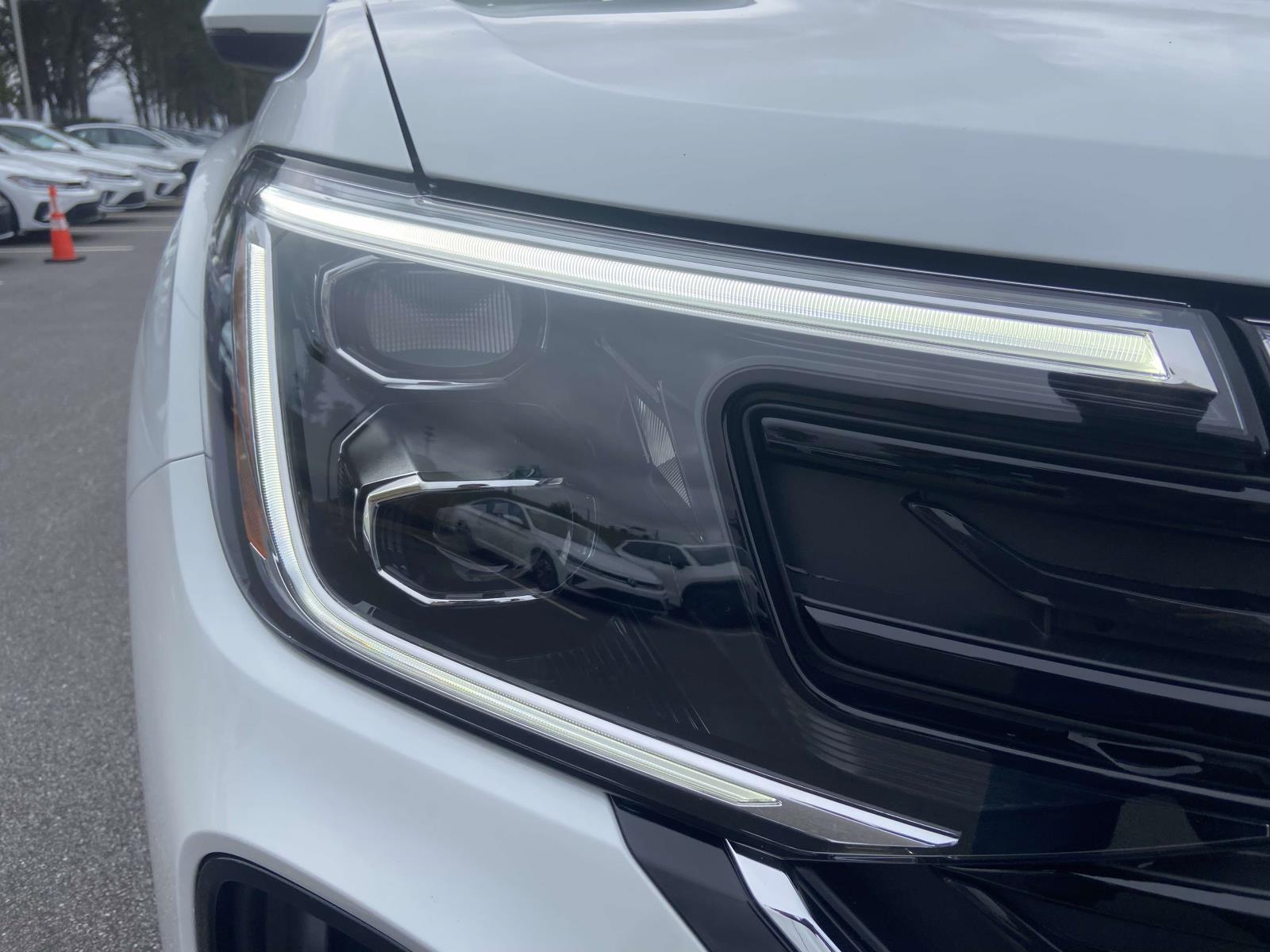 2026 Volkswagen Atlas Cross Sport SE Technology photo 2