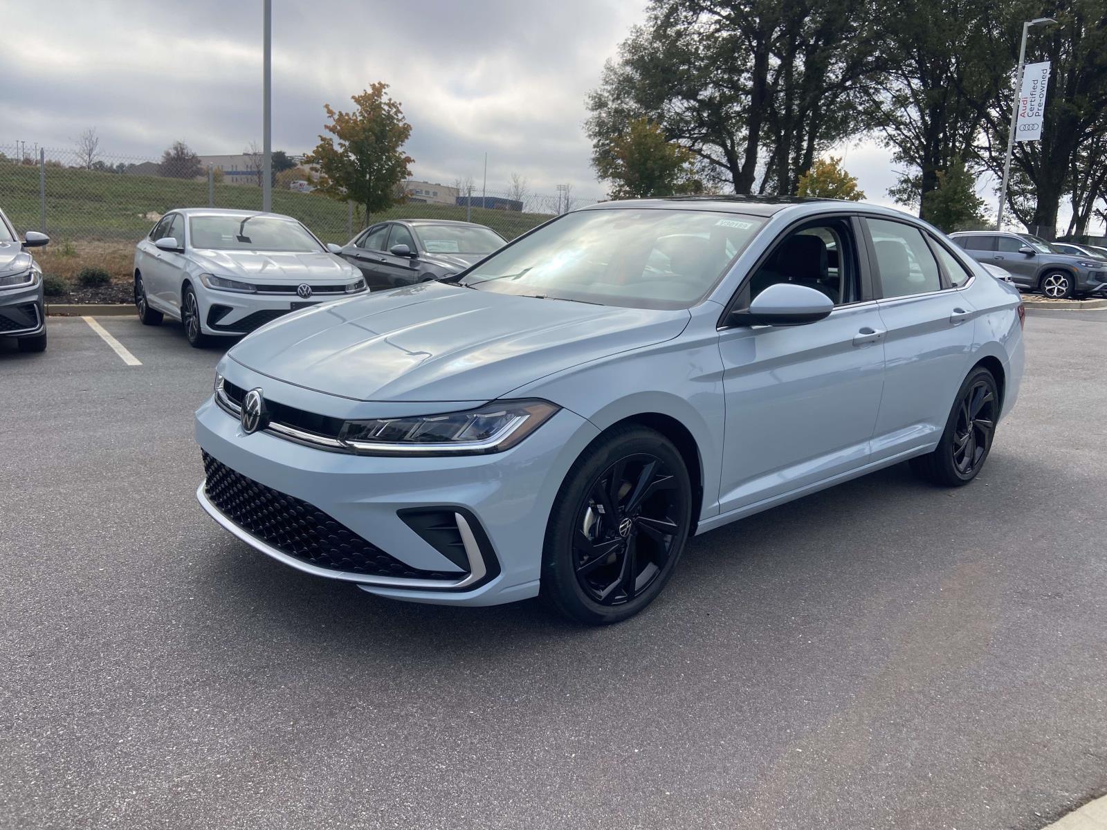 2026 Volkswagen Jetta 1.5T SE photo 2