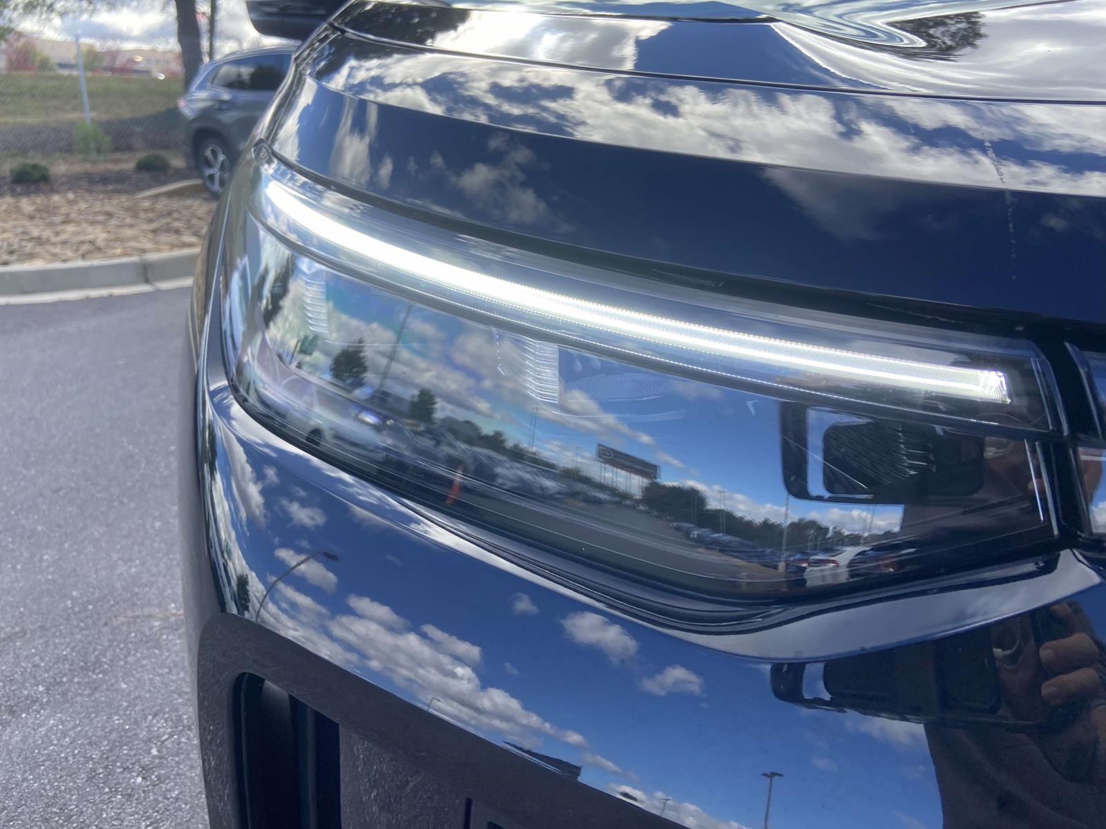 2026 Volkswagen Tiguan SE Sport photo 4