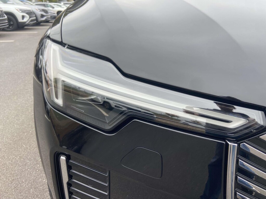 New 2026 Volvo XC90 B5 Plus SUV