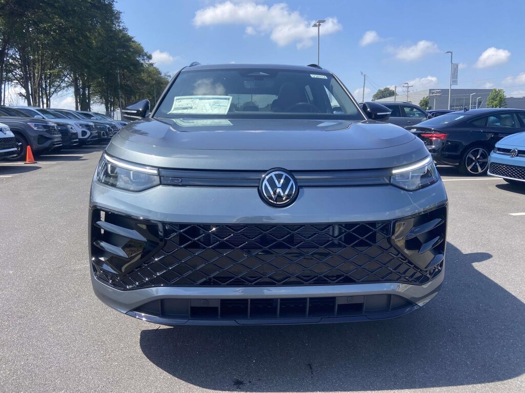 New 2025 Volkswagen Tiguan 2.0T SE R-Line Black SUV