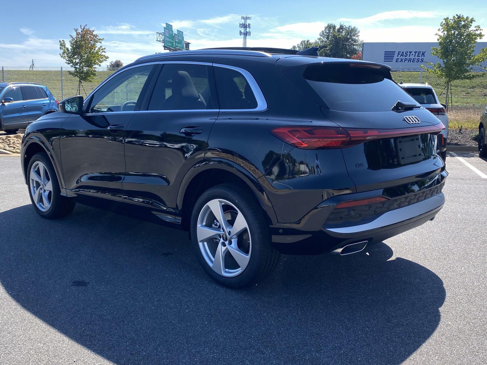 2025 Audi Q5 2.0T Prestige photo 4