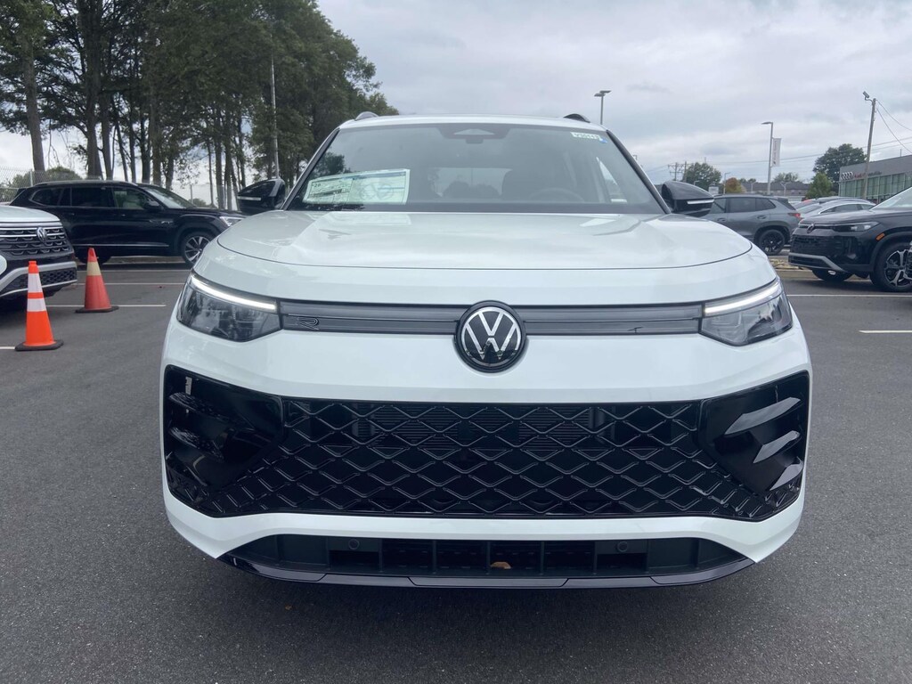 New 2025 Volkswagen Tiguan 2.0T SE R-Line Black SUV