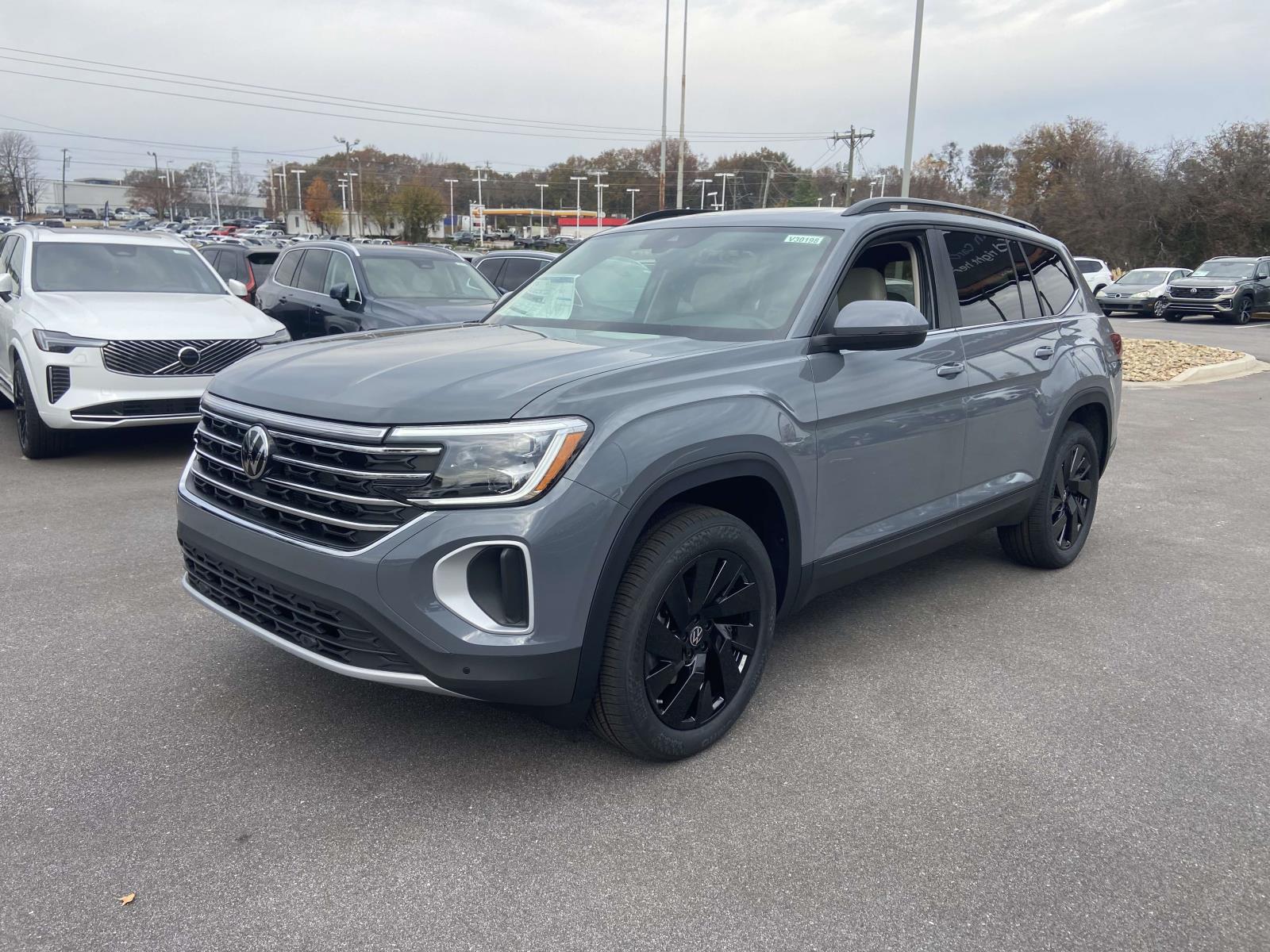 2026 Volkswagen Atlas SE Technology photo 3