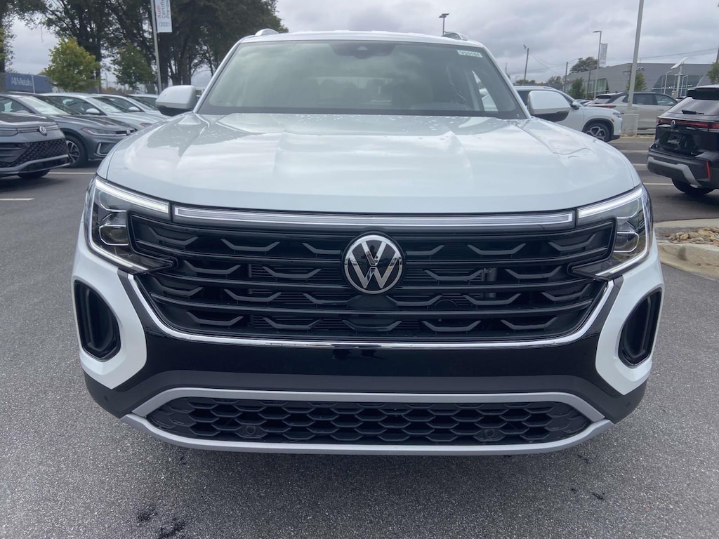 New 2026 Volkswagen Atlas Cross Sport 2.0T SE w/Technology SUV