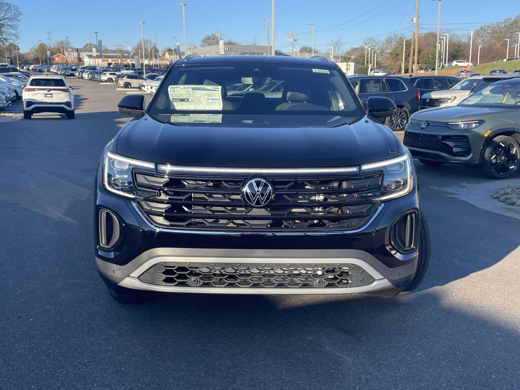 New 2026 Volkswagen Atlas Cross Sport 2.0T SE w/Technology SUV