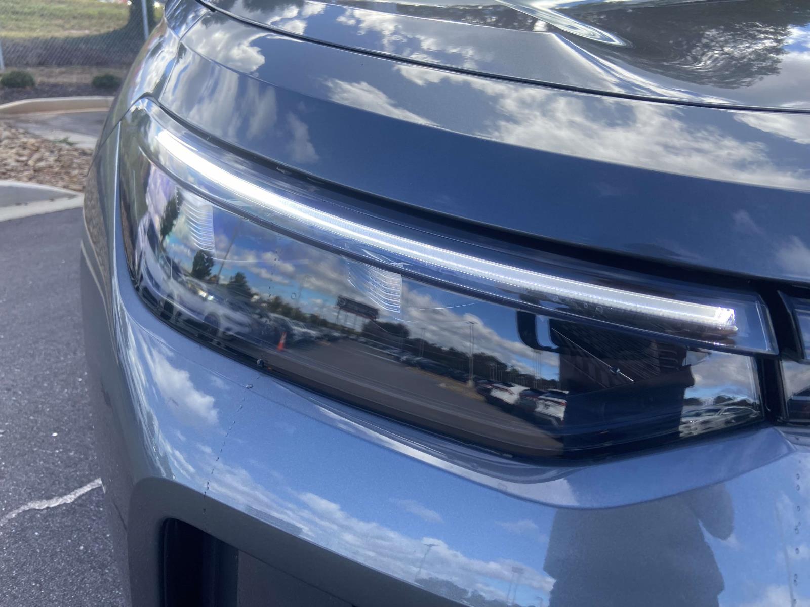 2026 Volkswagen Tiguan SE Sport photo 4