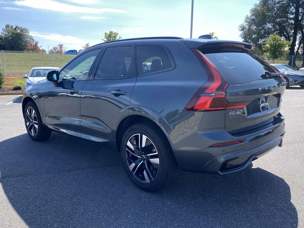 New 2026 Volvo XC60 B5 Core SUV