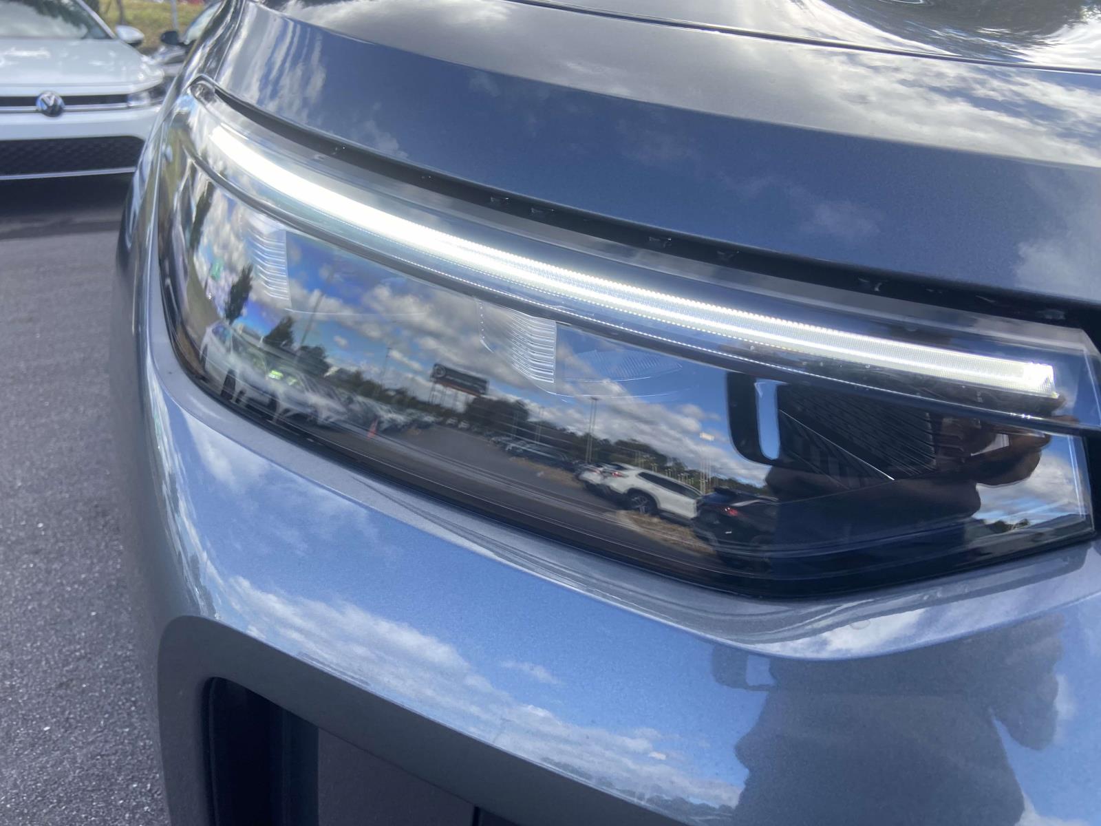 2026 Volkswagen Tiguan SE photo 4