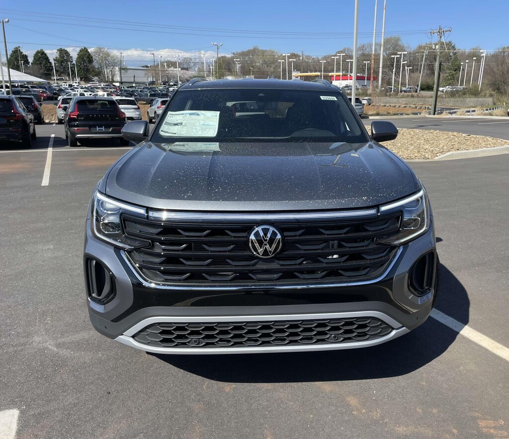 New 2025 Volkswagen Atlas Cross Sport 2.0T SE w/Technology 4MOTION SUV