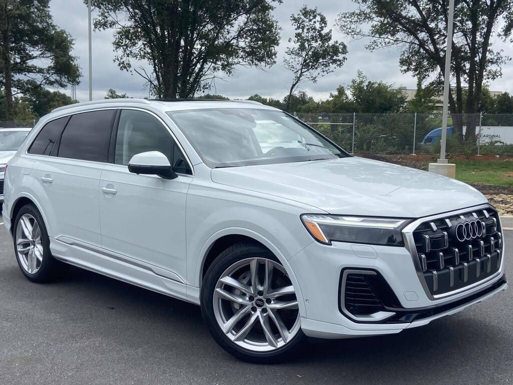 New 2025 Audi Q7 55 Premium Plus SUV