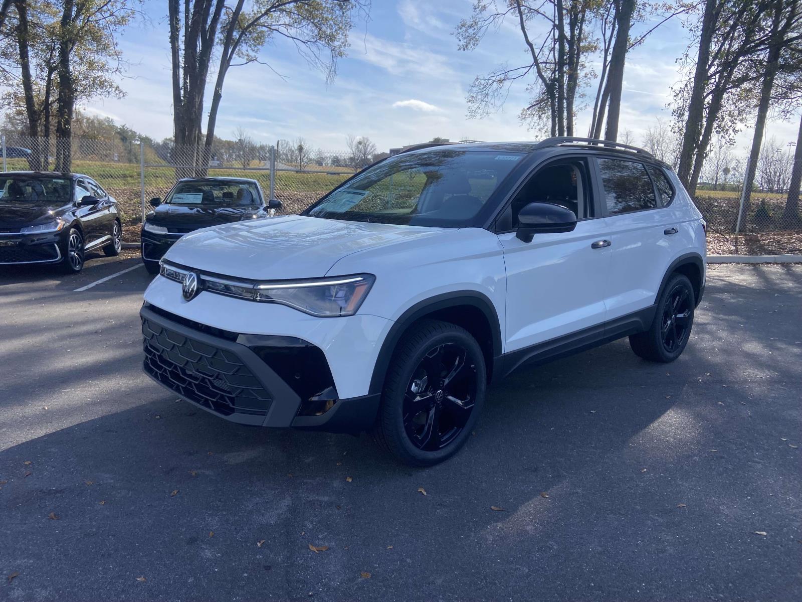 2026 Volkswagen Taos SE photo 3