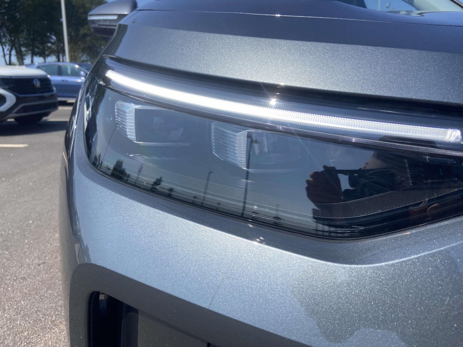 2025 Volkswagen Tiguan SE photo 4