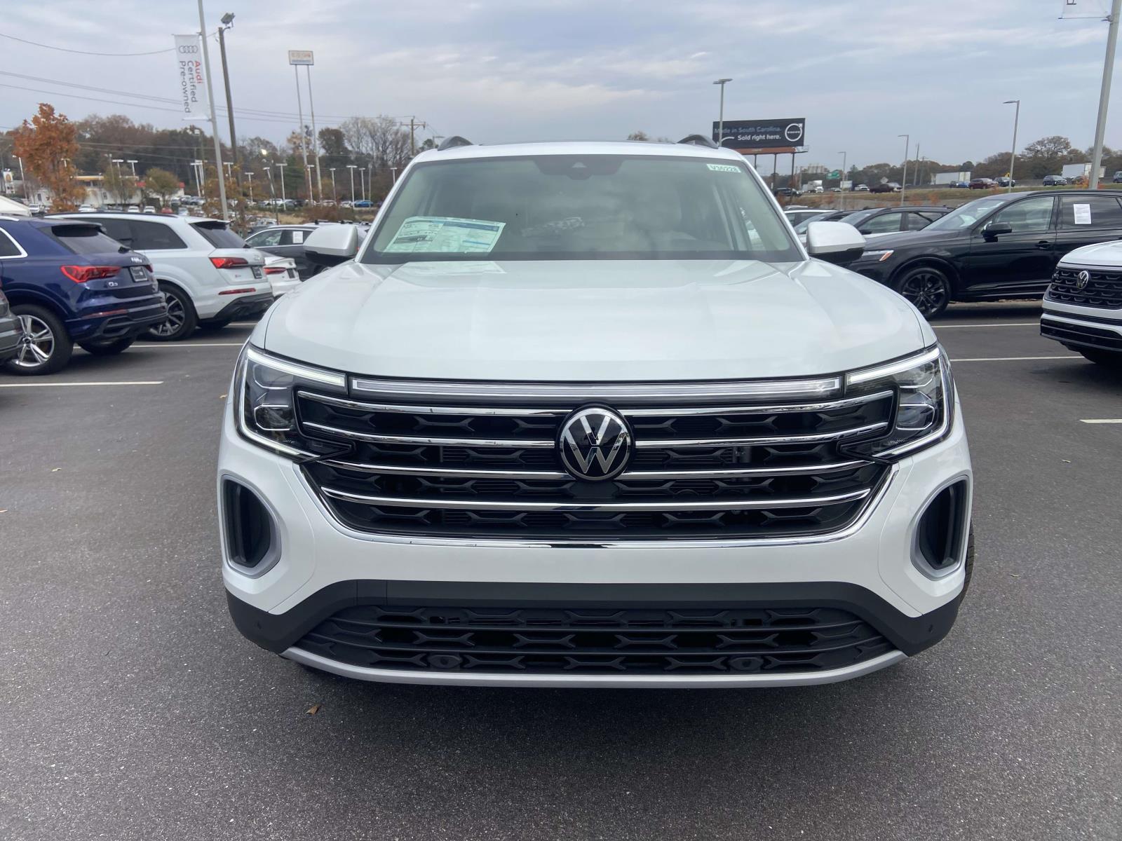 2026 Volkswagen Atlas SE Technology photo 2