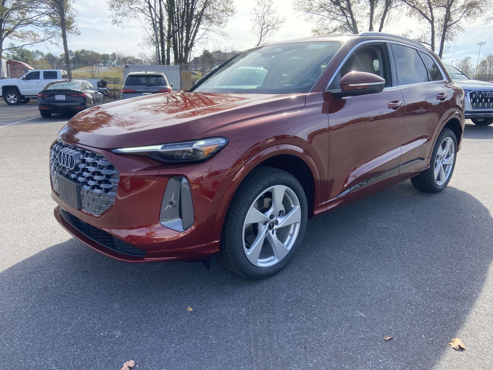2025 Audi Q5 2.0T Premium Plus photo 3