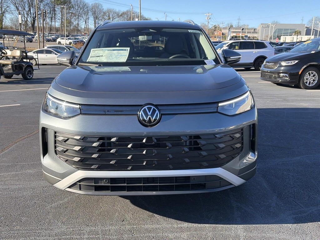 New 2026 Volkswagen Tiguan 2.0T SE SUV