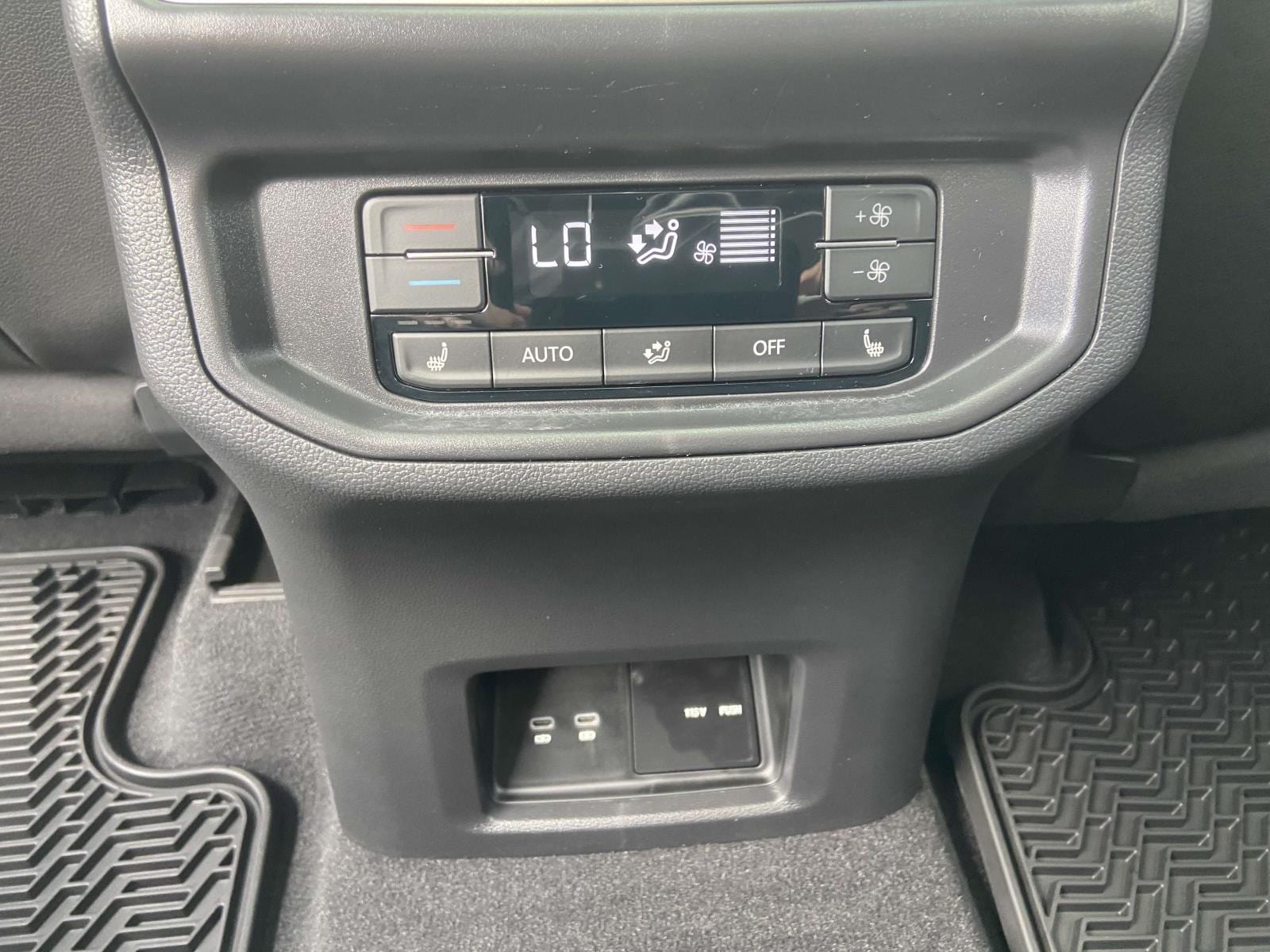 2026 Volkswagen Atlas SEL Premium R-Line - Photo 16