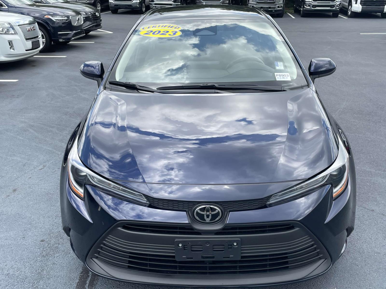2023 Toyota Corolla LE photo 2