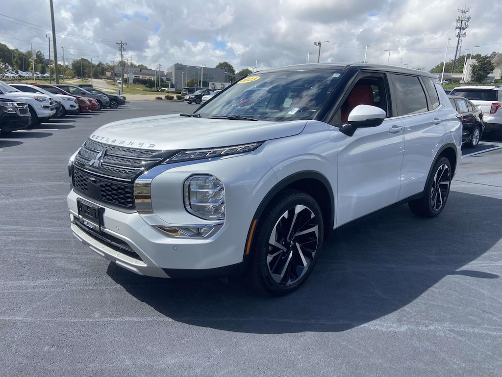 Used 2023 Mitsubishi Outlander SE FWD Sport Utility