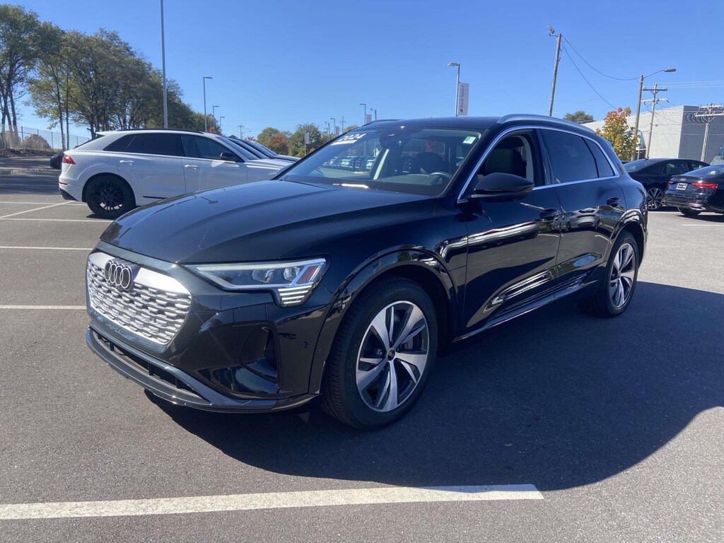 Used 2024 Audi Q8 e-tron Premium Plus quattro Sport Utility