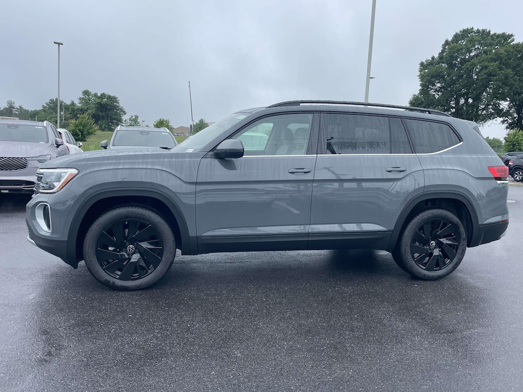 New 2026 Volkswagen Atlas 2.0T SE w/Technology Sport Utility