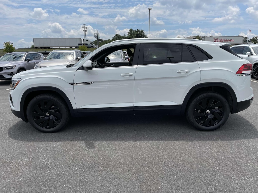 New 2025 Volkswagen Atlas Cross Sport 2.0T SE w/Technology Sport Utility