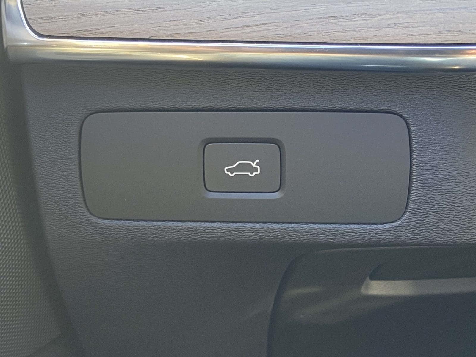 2026 Volvo XC90 Plus - Photo 23